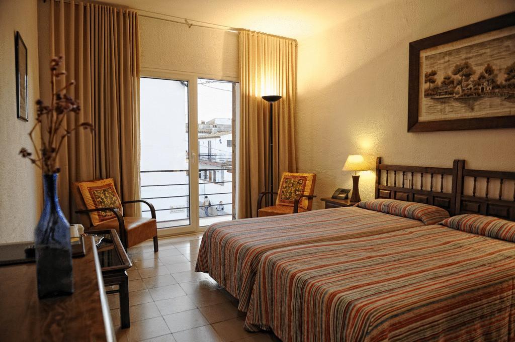 Hostal Residencia Catalina Паламос Номер фото