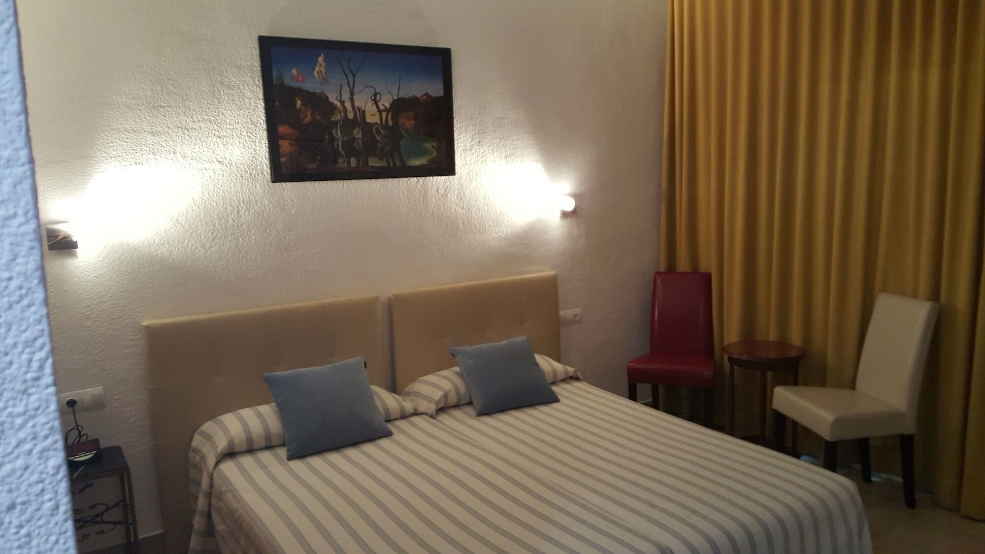 Hostal Residencia Catalina Паламос Экстерьер фото